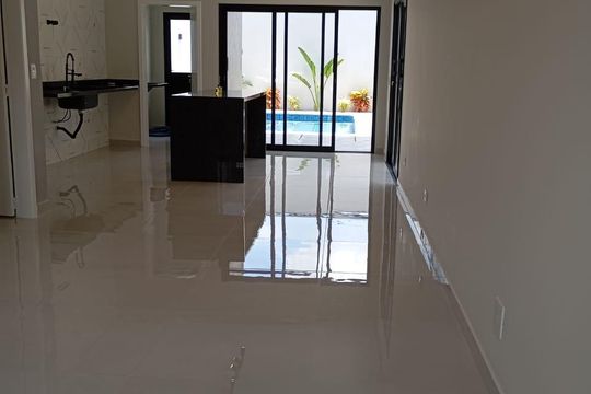 Sala de casa de condomínio à venda com 3 quartos, 150m² em Alphaville, Santana de Parnaíba