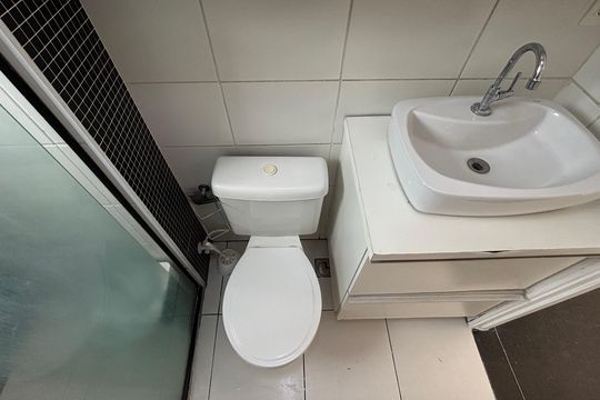 Banheiro de apartamento à venda com 2 quartos, 47m² em Vila Homero Thon, Santo André