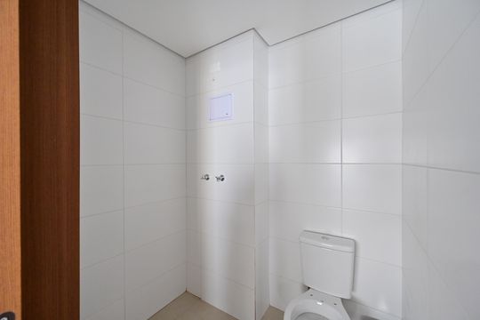 Banheiro Social de kitnet/studio à venda com 1 quarto, 26m² em São Judas, São Paulo