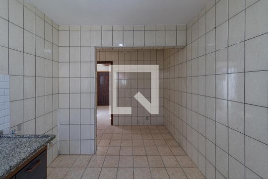 Casa1 de casa à venda com 4 quartos, 200m² em Cidade Antônio Estêvão de Carvalho, São Paulo