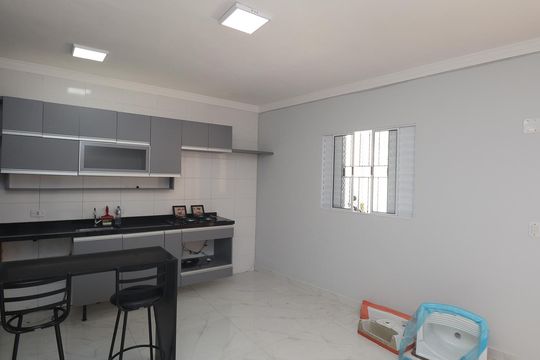 Sala / Cozinha de casa de condomínio para alugar com 2 quartos, 51m² em Tremembé, São Paulo