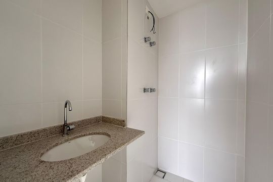 Banheiro  de kitnet/studio à venda com 0 quarto, 20m² em Campo Belo, São Paulo