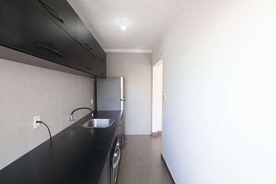 Cozinha de apartamento à venda com 1 quarto, 48m² em Centro, Canoas