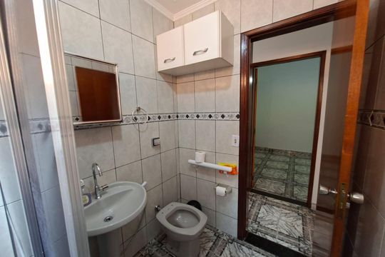 Banheiro de casa à venda com 3 quartos, 133m² em Jardim Florestal, Jundiaí