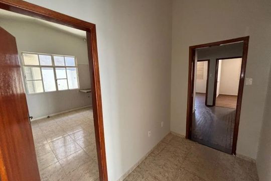 Corredor de casa para alugar com 4 quartos, 150m² em Brasil, Uberlândia