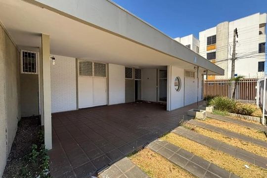 Área de Serviço de casa para alugar com 4 quartos, 150m² em Brasil, Uberlândia