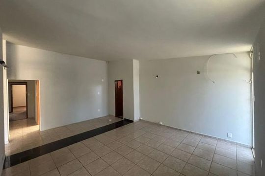 Sala de casa para alugar com 4 quartos, 150m² em Brasil, Uberlândia