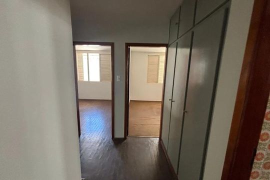 Corredor de casa para alugar com 4 quartos, 150m² em Brasil, Uberlândia