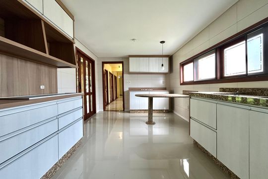 Cozinha de casa de condomínio para alugar com 4 quartos, 385m² em Rio Tavares, Florianópolis