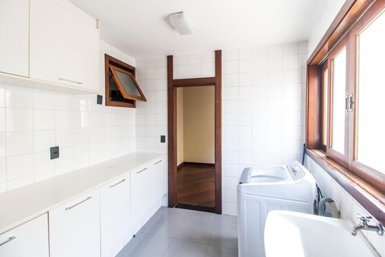 Área de Serviço de casa de condomínio para alugar com 5 quartos, 800m² em Residencial Zero (tambore), Santana de Parnaíba
