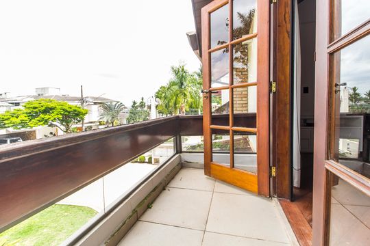 Varanda de casa de condomínio para alugar com 5 quartos, 800m² em Residencial Zero (tambore), Santana de Parnaíba