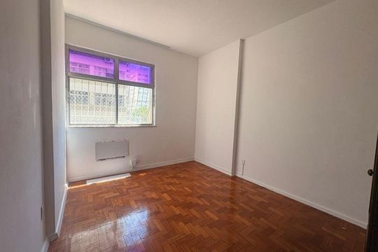 Apartamento à venda com 5 quartos, 160m² em Icaraí, Niterói