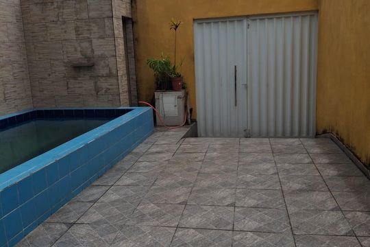 Área externa de casa à venda com 3 quartos, 115m² em Cordovil, Rio de Janeiro
