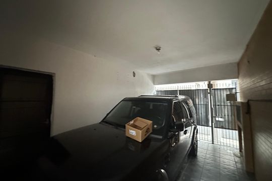 Garagem de casa para alugar com 3 quartos, 350m² em Jardim Timbauhy, Barueri