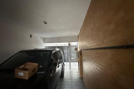 Garagem de casa para alugar com 3 quartos, 350m² em Jardim Timbauhy, Barueri