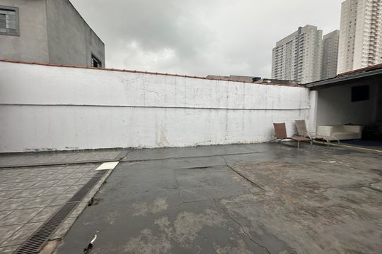 Quintal de casa para alugar com 3 quartos, 350m² em Jardim Timbauhy, Barueri