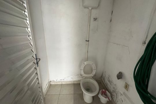 Banheiro 2 de casa para alugar com 3 quartos, 350m² em Jardim Timbauhy, Barueri