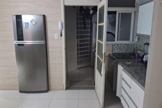 Cozinha de apartamento à venda com 3 quartos, 90m² em São Geraldo, Porto Alegre