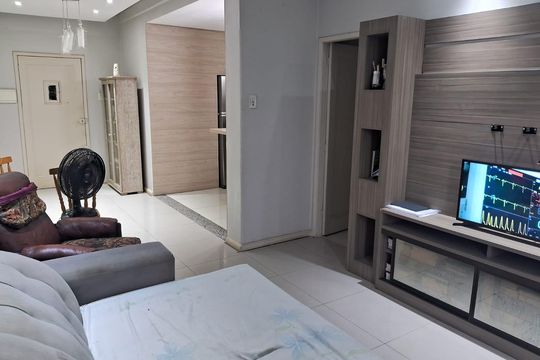 Sala de apartamento à venda com 3 quartos, 90m² em São Geraldo, Porto Alegre