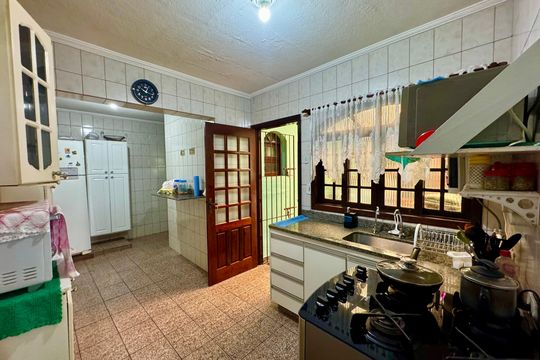 Cozinha de casa à venda com 3 quartos, 180m² em Vila Rosalia, Guarulhos