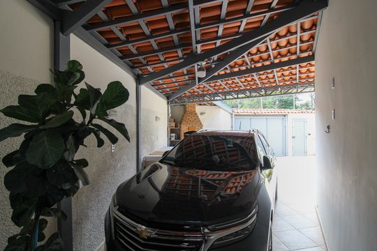 Garagem de casa para alugar com 3 quartos, 205m² em Jardim Jussara, São Paulo
