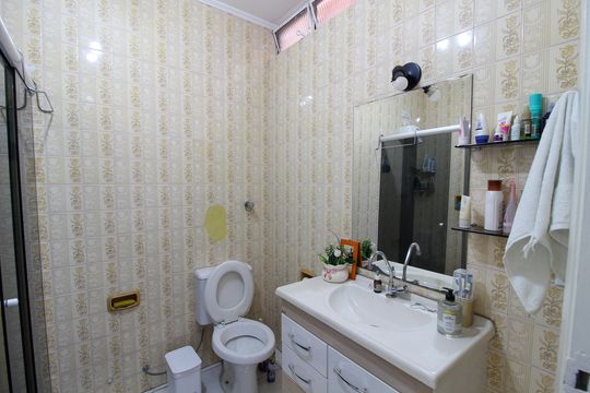 Banheiro de casa para alugar com 3 quartos, 205m² em Jardim Jussara, São Paulo