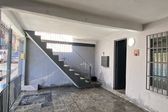 Garagem de casa para alugar com 1 quarto, 105m² em Santo Antônio, Osasco