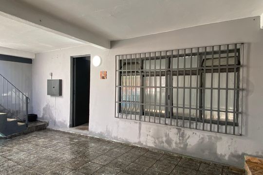 Garagem de casa para alugar com 1 quarto, 105m² em Santo Antônio, Osasco