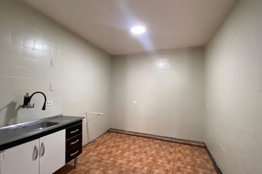 Cozinha de casa para alugar com 1 quarto, 105m² em Santo Antônio, Osasco