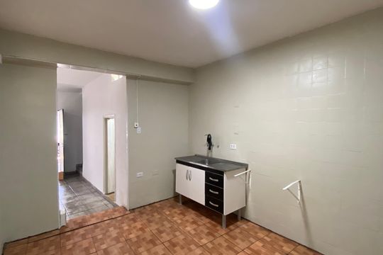 Cozinha de casa para alugar com 1 quarto, 105m² em Santo Antônio, Osasco