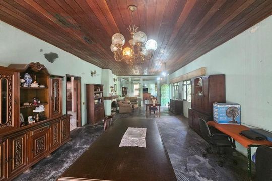 Casa à venda com 6 quartos, 400m² em Sete Praias, Diadema