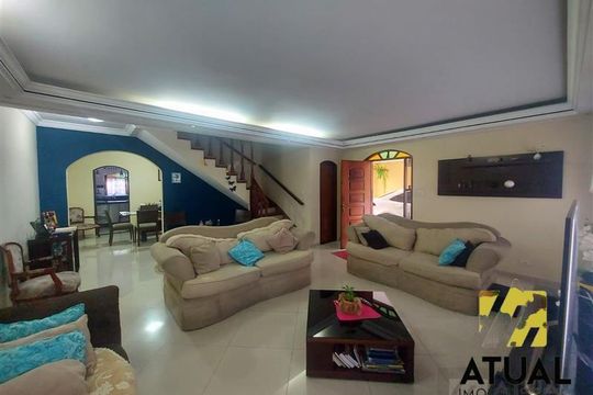 Casa à venda com 3 quartos, 180m² em Balneário São Francisco, Diadema