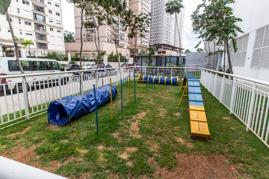 Vista da Rua de apartamento à venda com 1 quarto, 54m² em Alphaville Empresarial, Barueri