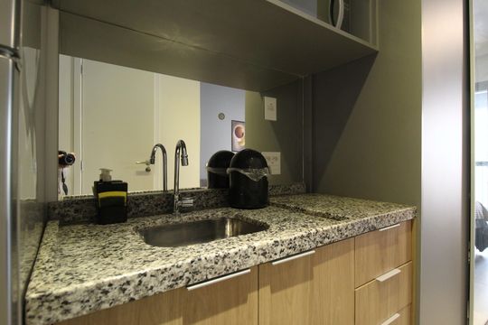 Cozinha de kitnet/studio à venda com 1 quarto, 26m² em Moema, São Paulo