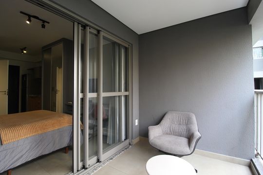 Varanda de kitnet/studio à venda com 1 quarto, 26m² em Moema, São Paulo