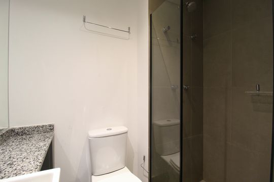 Banheiro de kitnet/studio à venda com 1 quarto, 26m² em Moema, São Paulo