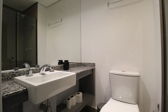 Banheiro de kitnet/studio à venda com 1 quarto, 26m² em Moema, São Paulo