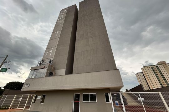 Fachada de apartamento para alugar com 2 quartos, 60m² em Qi 416, Brasília