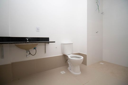 Banheiro Social de apartamento para alugar com 2 quartos, 60m² em Qi 416, Brasília