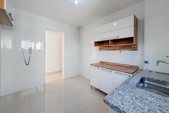 Cozinha de apartamento para alugar com 3 quartos, 73m² em Vila Monumento, São Paulo
