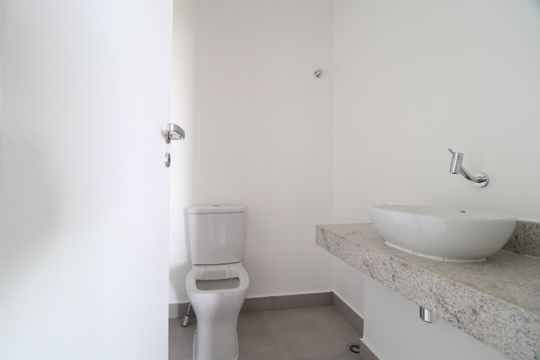 Lavabo de apartamento para alugar com 2 quartos, 96m² em Gávea, Uberlândia