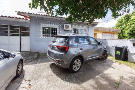 Garagem  de casa à venda com 4 quartos, 170m² em Bom Jesus, Porto Alegre