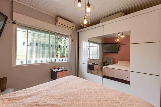 Suíte 1  de casa à venda com 4 quartos, 170m² em Bom Jesus, Porto Alegre