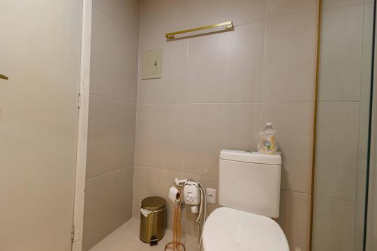 Banheiro da Suíte 1 de casa à venda com 4 quartos, 170m² em Bom Jesus, Porto Alegre