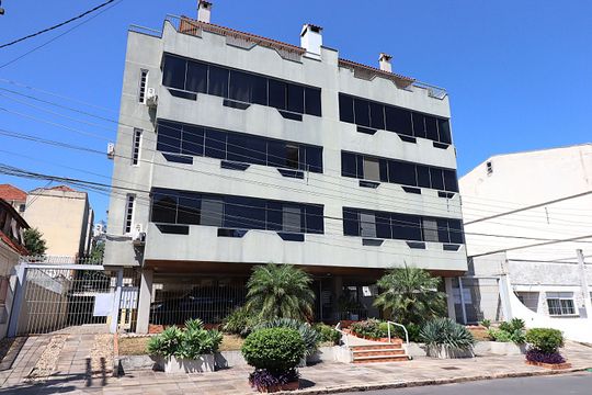 Fachada do bloco de apartamento à venda com 2 quartos, 90m² em Passo da Areia, Porto Alegre