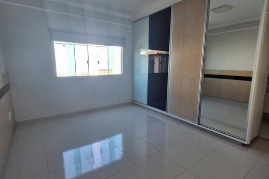 Quarto 2 de casa para alugar com 4 quartos, 200m² em Alto Umuarama, Uberlândia