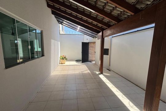 Garagem de casa para alugar com 4 quartos, 200m² em Alto Umuarama, Uberlândia