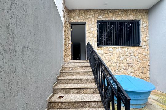 Entrada de casa à venda com 4 quartos, 180m² em Jardim do Mar, São Bernardo do Campo