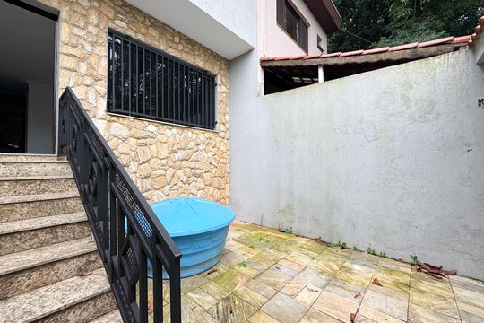 Garagem de casa à venda com 4 quartos, 180m² em Jardim do Mar, São Bernardo do Campo