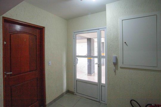 Hall de entrada de apartamento à venda com 2 quartos, 46m² em Jardim Luso, São Paulo